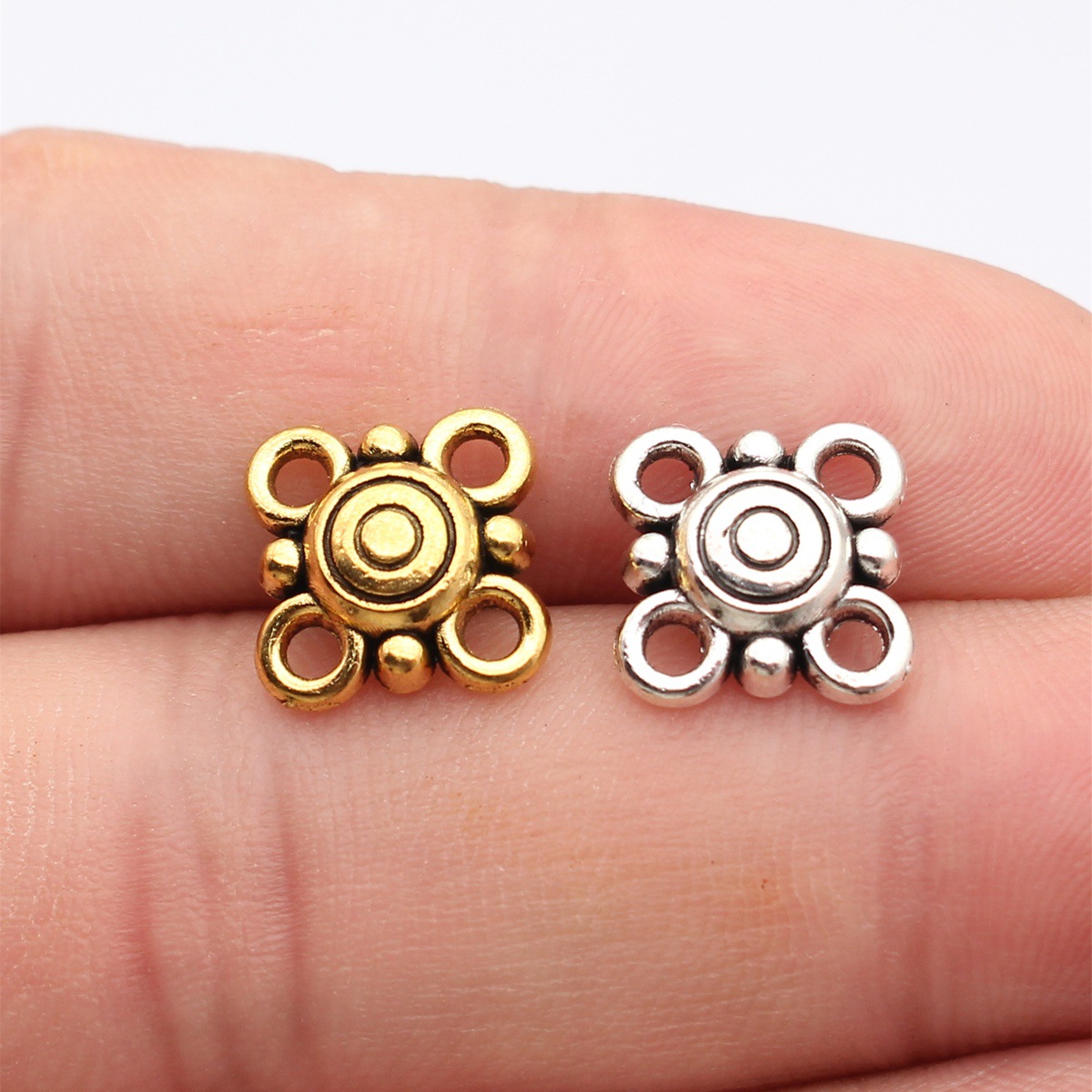WYSIWYG 20 piezas 15x15mm Cone - Vintage Fashion Aesthetic reseña y precio
